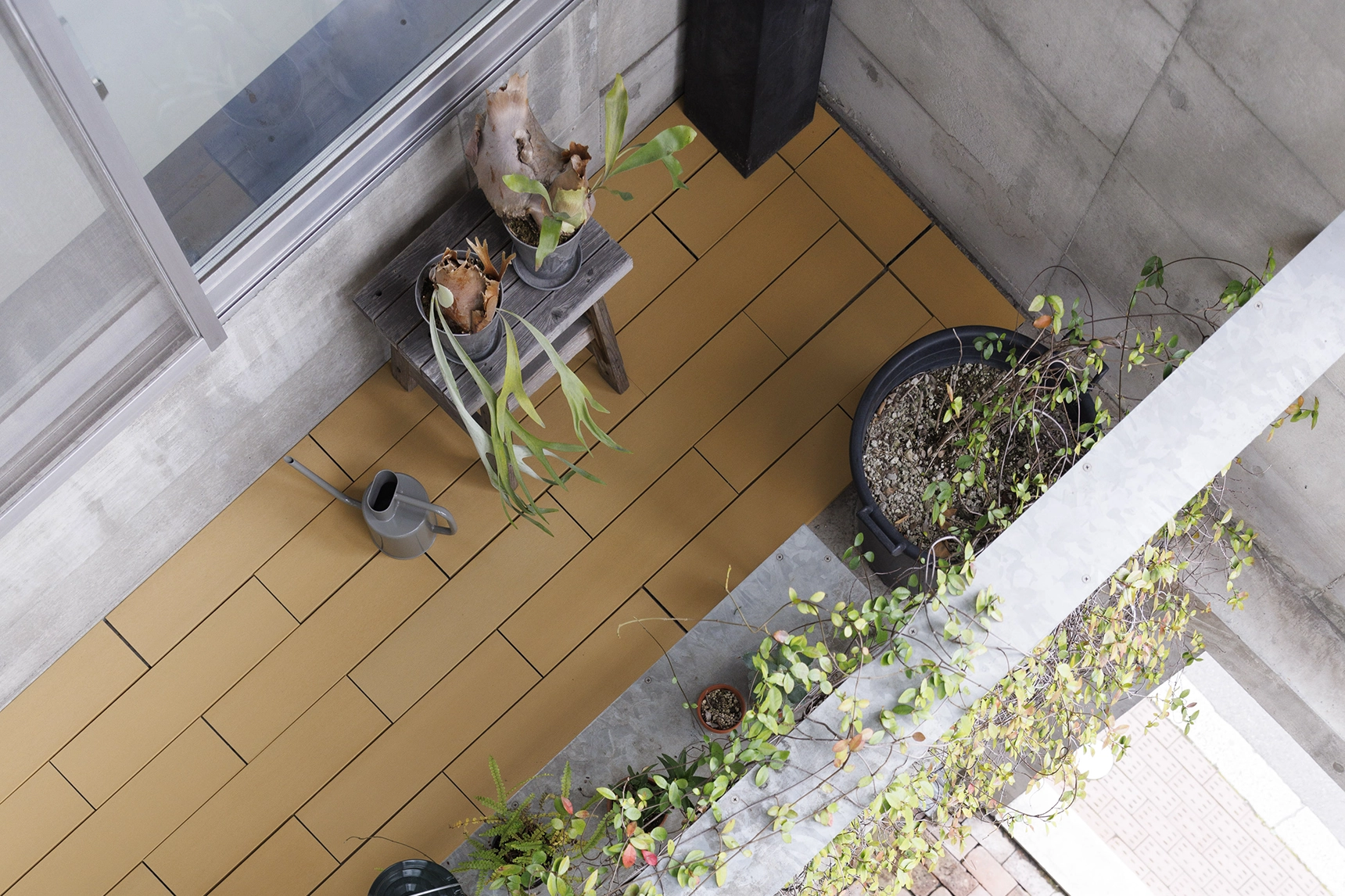 イメージ：「ベランデッキ」 床から始まる、ベランダ改造計画