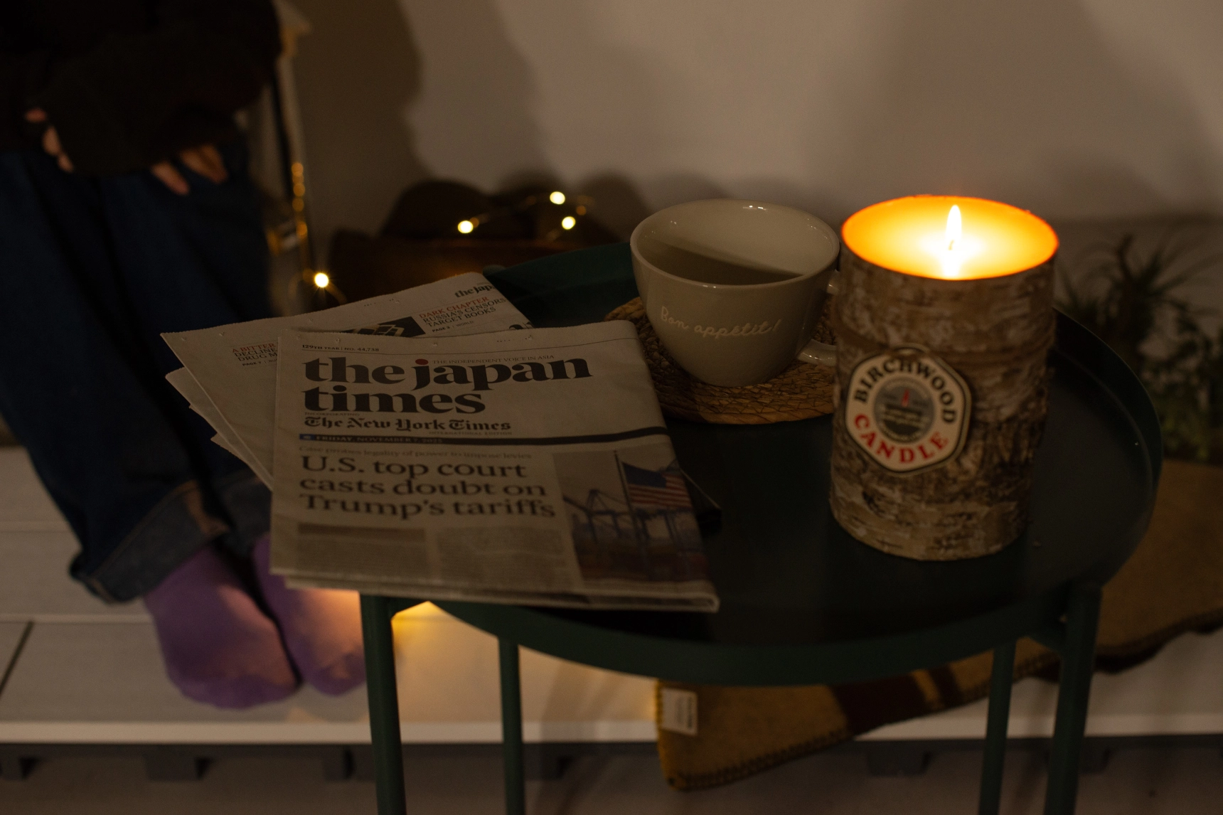 キャンドルとライトで演出する、やすらぎの夜庭時間