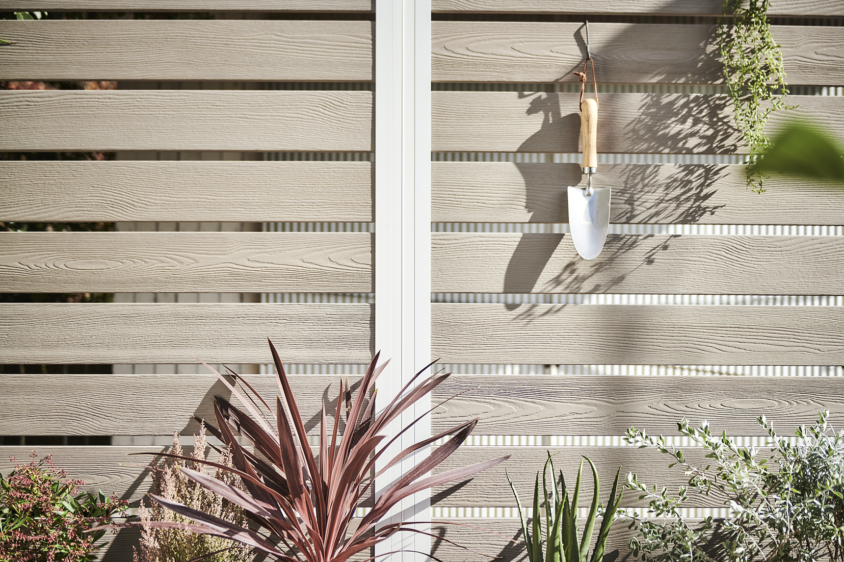 プランターフェンス,人工木